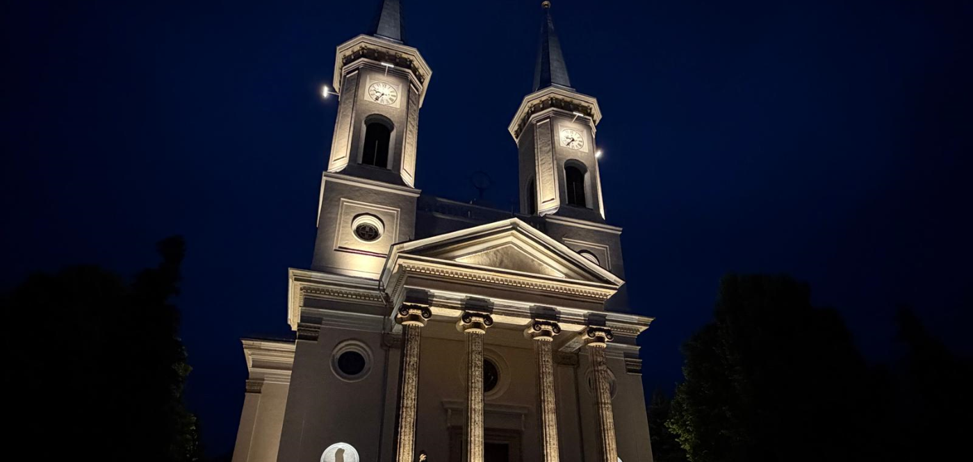 Biserica Romano-Catolică Sfânta Maria, Baia Sprie — iluminat arhitectural noapte