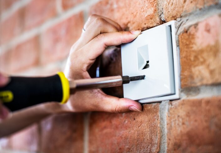 Instalatie electrica pentru casa din caramida: 5 reguli de baza