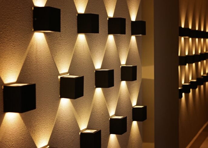Tendinte in design interior 2023: Cum integrezi sistemele de iluminat?