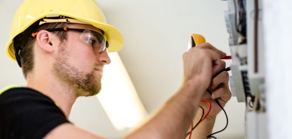 Cum să previi supraîncărcarea circuitelor electrice: sfaturi și trucuri