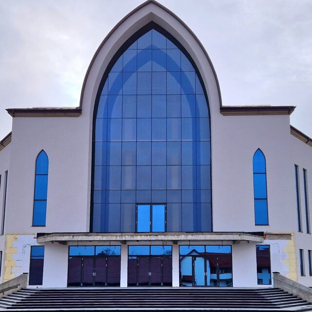 Biserica Penticostală Vicovu de Sus și soluția de iluminat smart KNX